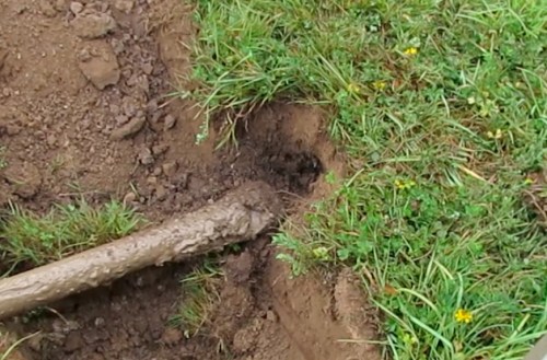 Starting the drill bit and aligning the path