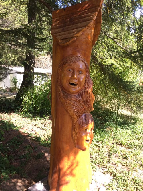 October 8.....Grand Kids Log hive might be showing signs of a comeback.